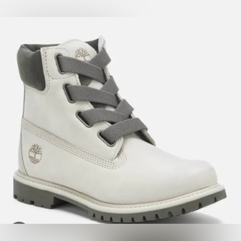 NWOT Timberland Women’s 6” Premium Convenient Boots💋